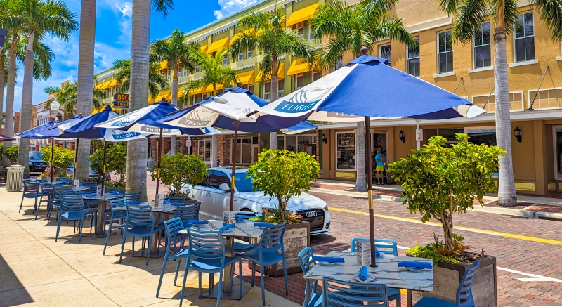 Sidewalk Cafe in Downtown Fort Myers, Florida